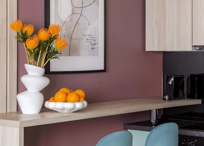 Holt - Breaking Dawn アパート ブカレスト