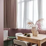 Holt - Breaking Dawn