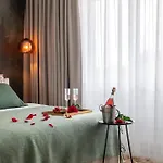 Апартаменти Holt - Breaking Dawn Бухарест