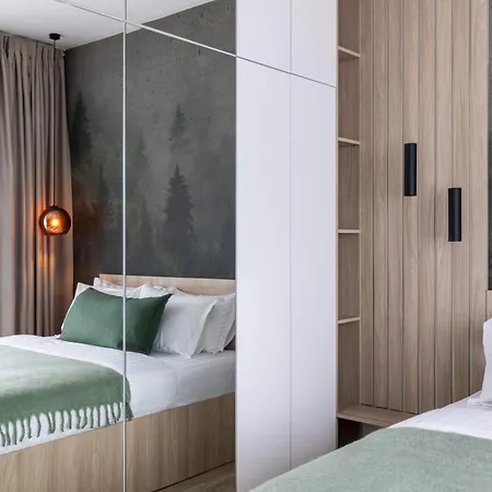 Holt - Breaking Dawn