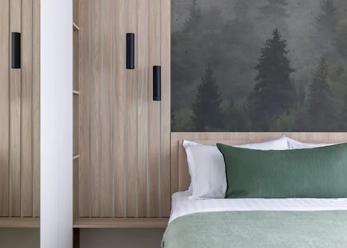 Holt - Breaking Dawn Apartment