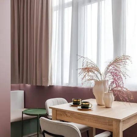 Holt - Breaking Dawn